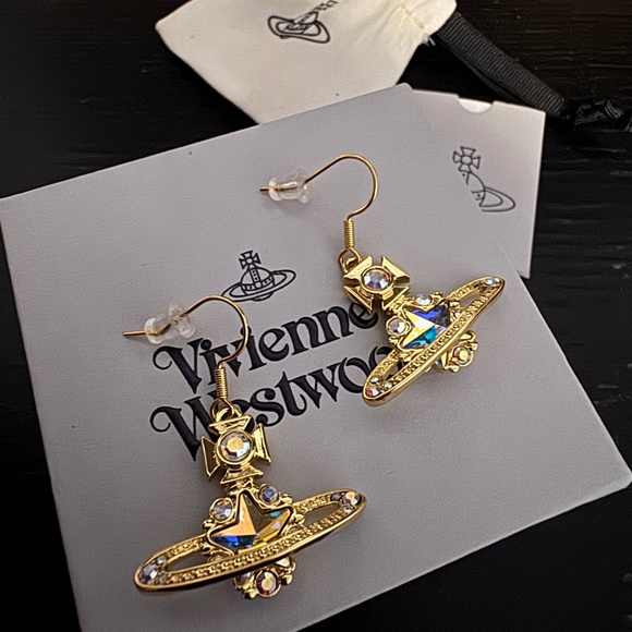 Vivienne Westwood star heart earrings in gold - Picture 1 of 5